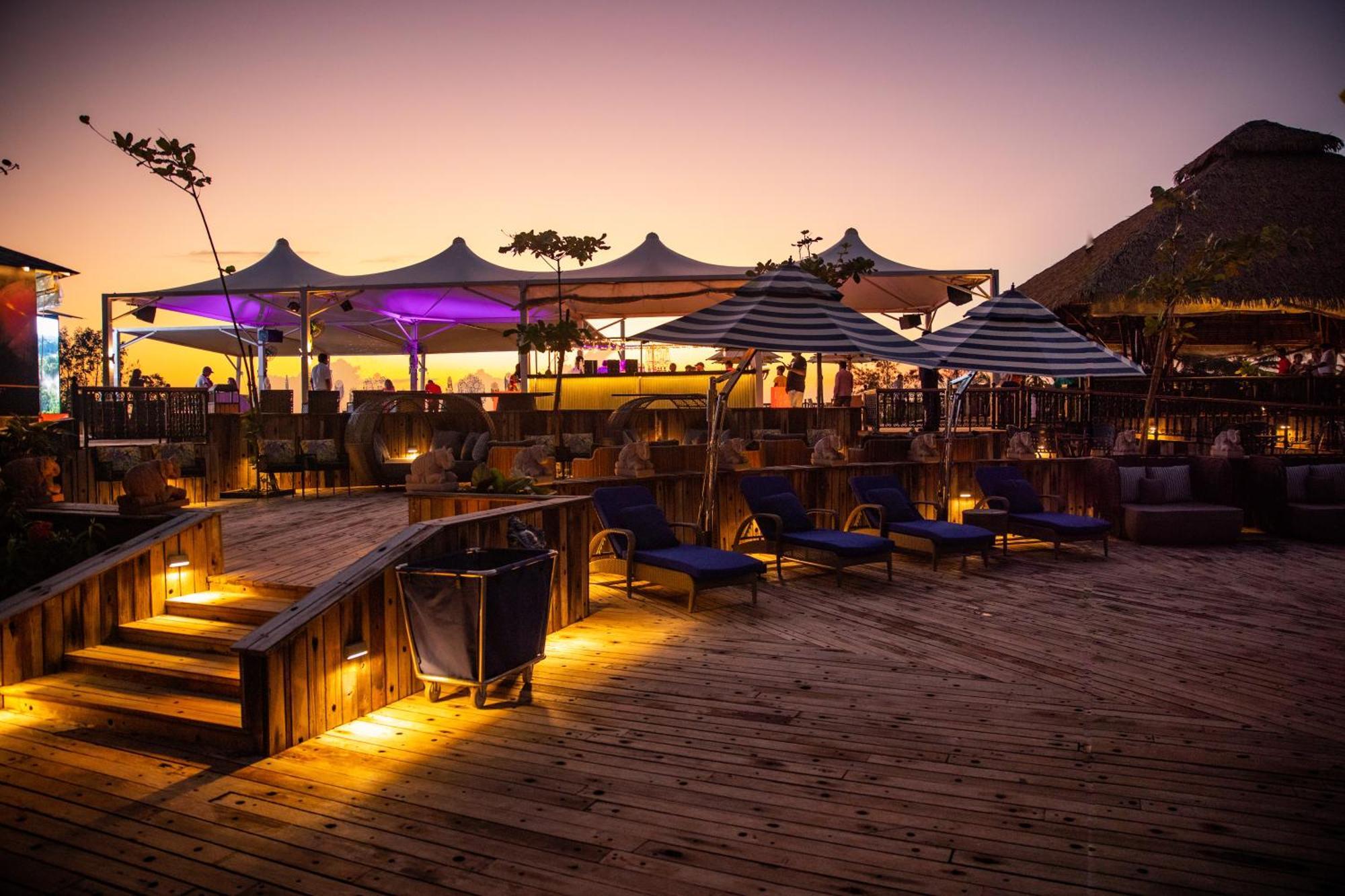 Mayfair On Sea, Morjim Beach, Goa Екстериор снимка